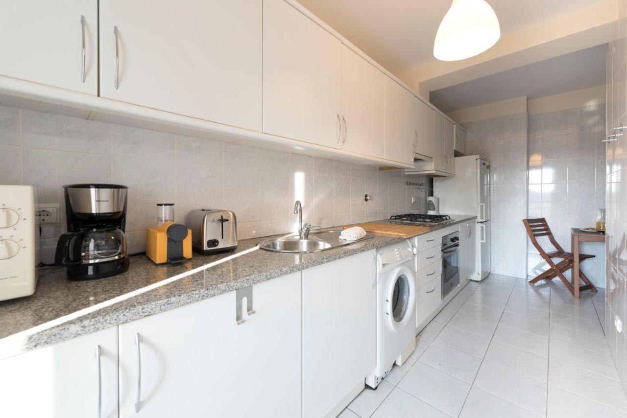 Lovelystay - Homey Feeling Flat W/ Free Parking OOporto Exteriör bild