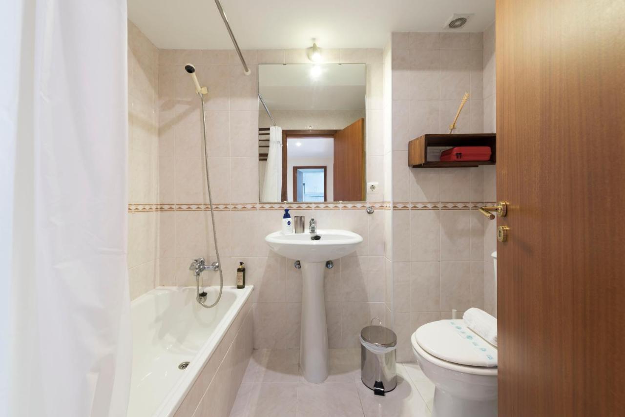 Lovelystay - Homey Feeling Flat W/ Free Parking OOporto Exteriör bild